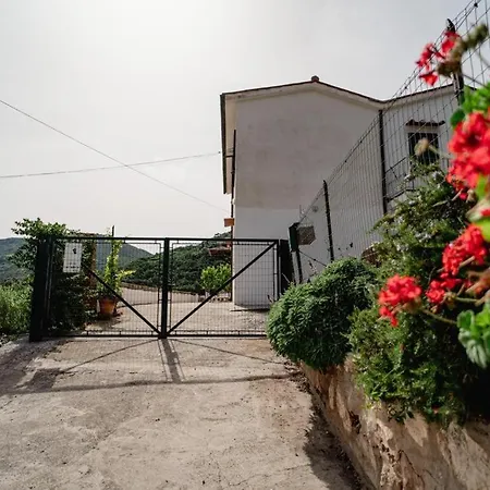 Casa Luciana Holiday home *