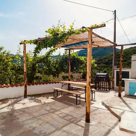 Casa Luciana Holiday home *